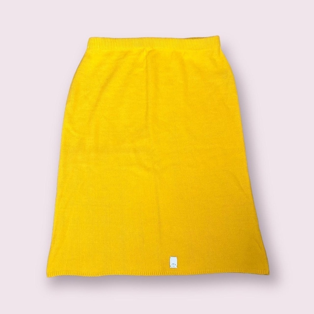 Dead stock vintage Jean L’Maurent yellow knit midi skirt.